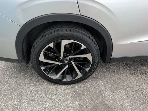Used 2022 Mitsubishi Outlander ES FWD image 10