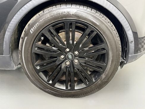 Used 2017 Land Rover Discovery HSE Luxury image 32