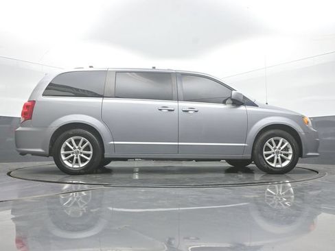 Used 2018 Dodge Grand Caravan SXT FWD image 50