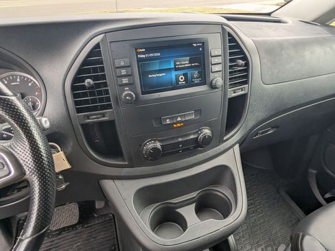 Used 2022 Mercedes-Benz Metris image 20