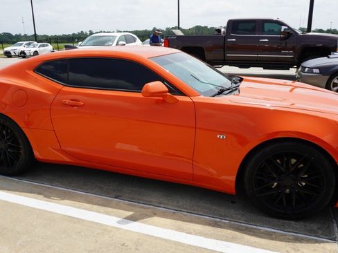 Used 2019 Chevrolet Camaro LT RWD image 3