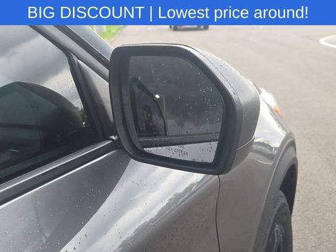 Used 2023 Ford Explorer XLT AWD/4WD image 7