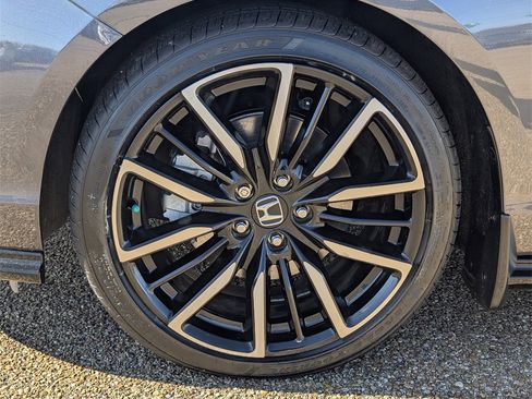 Certified 2023 Honda Accord Touring image 9