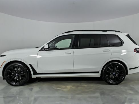 Used 2023 BMW X7 xDrive40i w/ M Sport Package AWD/4WD image 5