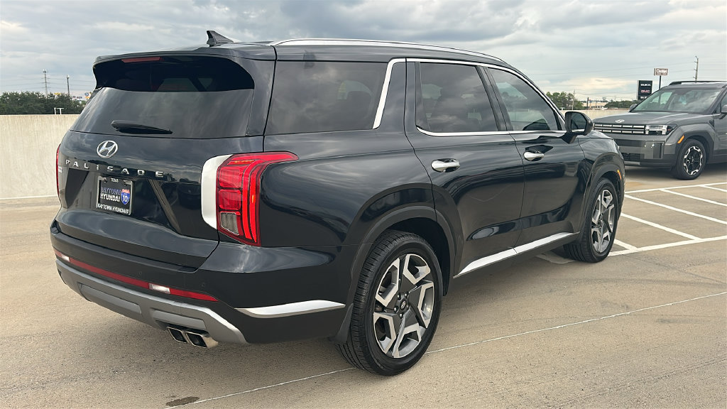 Used 2024 Hyundai Palisade SEL w/ Premium Package FWD image 13