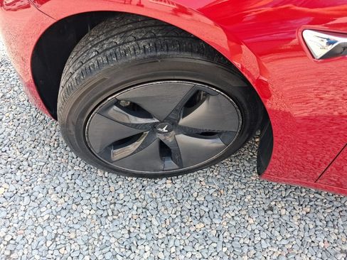 Used 2018 Tesla Model 3 RWD image 10