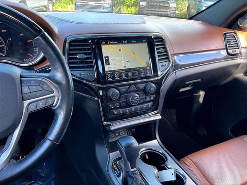 Used 2021 Jeep Grand Cherokee Overland AWD/4WD image 17