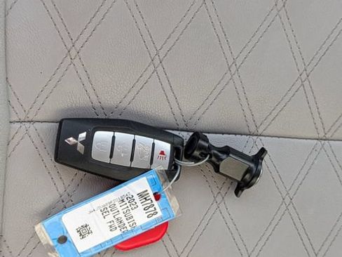 Used 2023 Mitsubishi Outlander SEL FWD image 34
