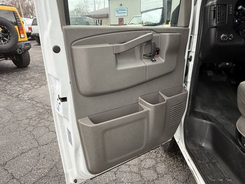 Used 2021 Chevrolet Express 3500 w/ Power Convenience Package RWD image 12