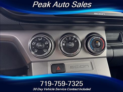 Used 2015 Scion xB FWD image 18