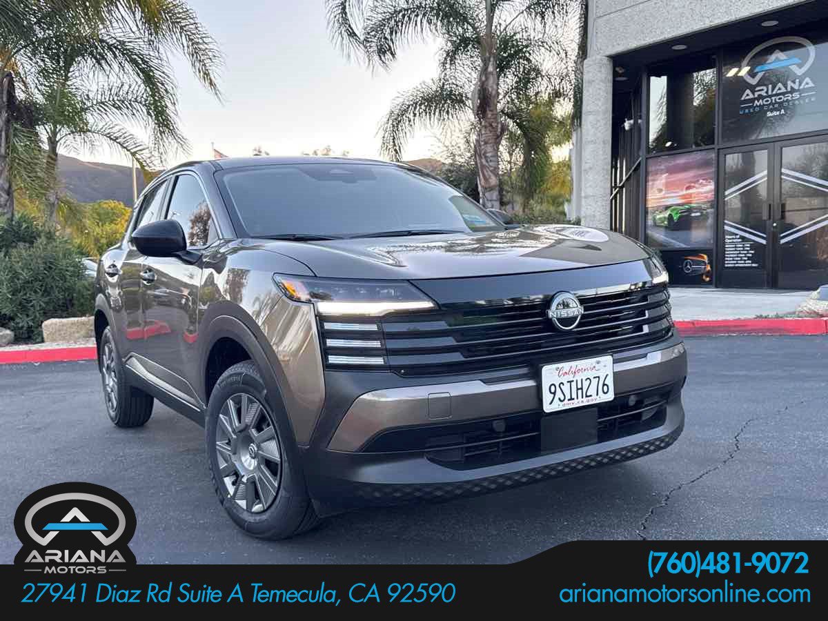 Used 2025 Nissan Kicks S w/ Charging Package FWD image 1