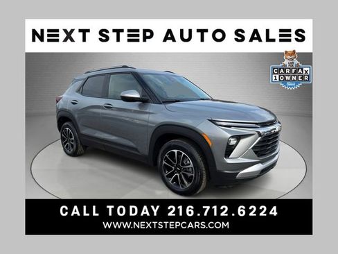 Used 2024 Chevrolet TrailBlazer LT w/ LT Cold Weather Package AWD/4WD image 1