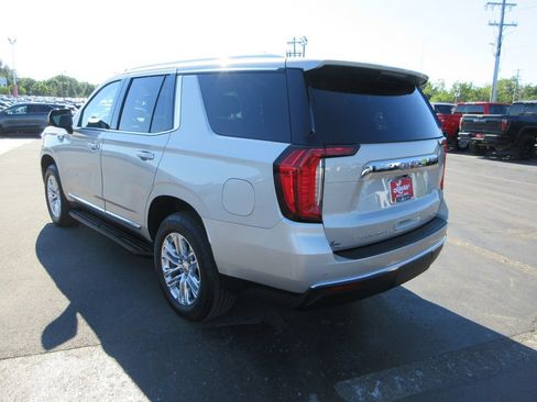 Certified 2022 GMC Yukon SLT w/ SLT Premium Package AWD/4WD image 10