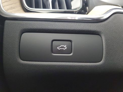 New 2027 Volvo XC60 B5 Plus AWD/4WD image 35