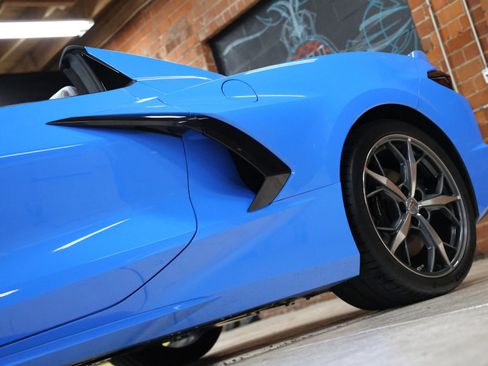 Used 2021 Chevrolet Corvette Stingray Convertible w/ Z51 Performance Package image 25