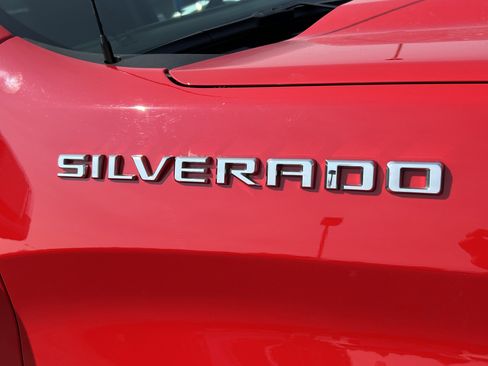 Used 2023 Chevrolet Silverado 1500 LT image 9