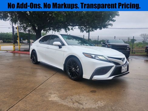 Used 2021 Toyota Camry XSE image 1
