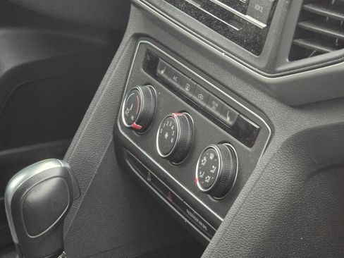 Used 2023 Volkswagen Atlas SE image 16