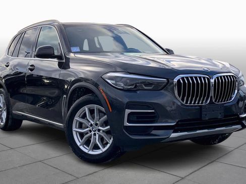 Used 2022 BMW X5 xDrive40i w/ Premium Package image 3