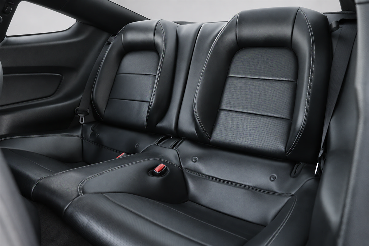 Used 2015 Ford Mustang Premium RWD image 20