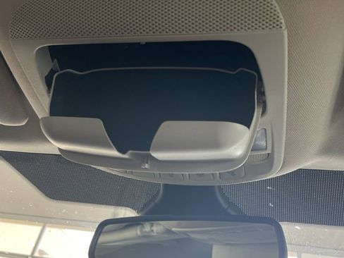 Used 2023 Ford Edge SEL image 17