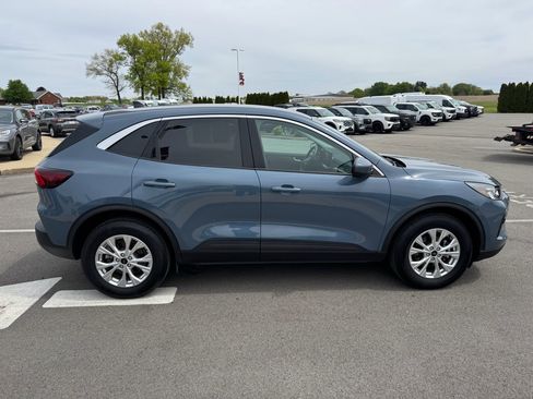 Used 2023 Ford Escape Active w/ Tech Pack #2 AWD/4WD image 10