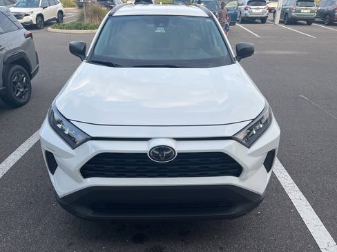 Used 2019 Toyota RAV4 LE image 2
