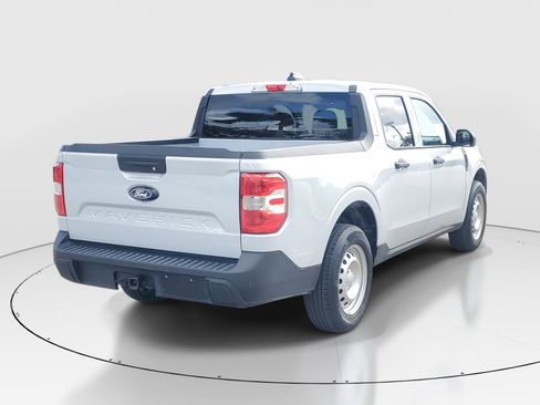 Used 2025 Ford Maverick XL image 3