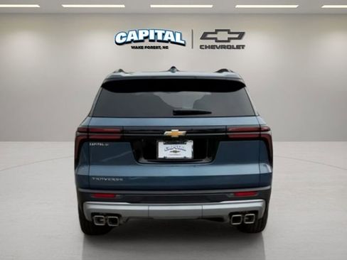 Used 2026 Chevrolet Traverse LT w/ Driver Confidence Package image 4