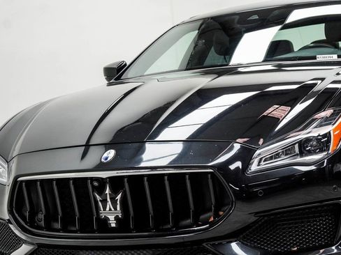 Used 2022 Maserati Quattroporte Modena Q4 image 2