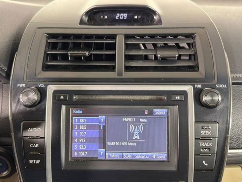Used 2014 Toyota Camry LE FWD image 25