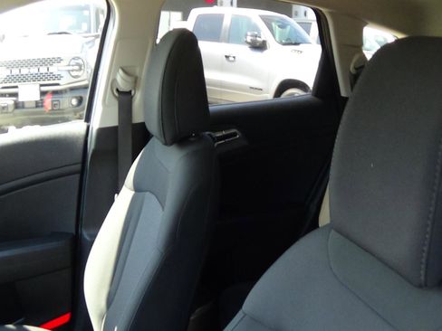 Used 2025 Kia Sportage LX AWD/4WD image 17