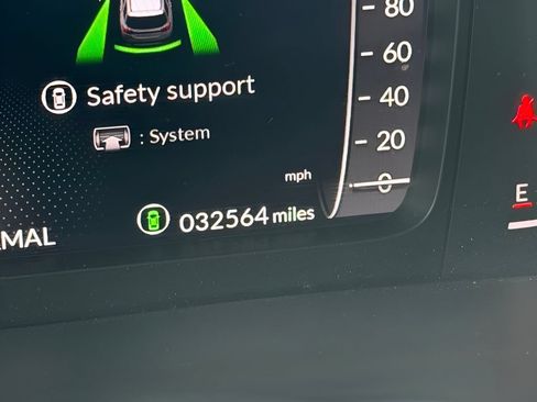 Used 2025 Honda Pilot Black Edition image 24