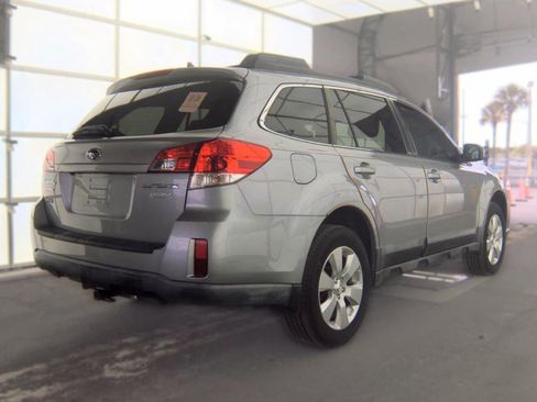 Used 2011 Subaru Outback 2.5i Limited w/ PWR Moonroof Pkg AWD/4WD image 5