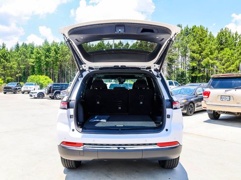 New 2026 Jeep Grand Cherokee Laredo X RWD image 8