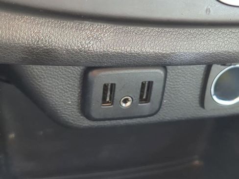 Used 2023 Chevrolet Traverse LT image 18