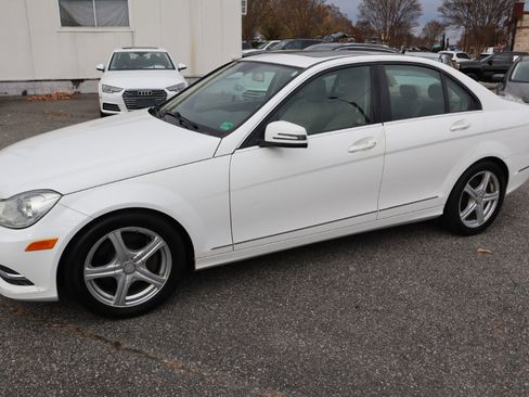 Used 2013 Mercedes-Benz C 300 4MATIC Sedan image 3