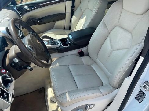 Used 2012 Porsche Cayenne S image 8