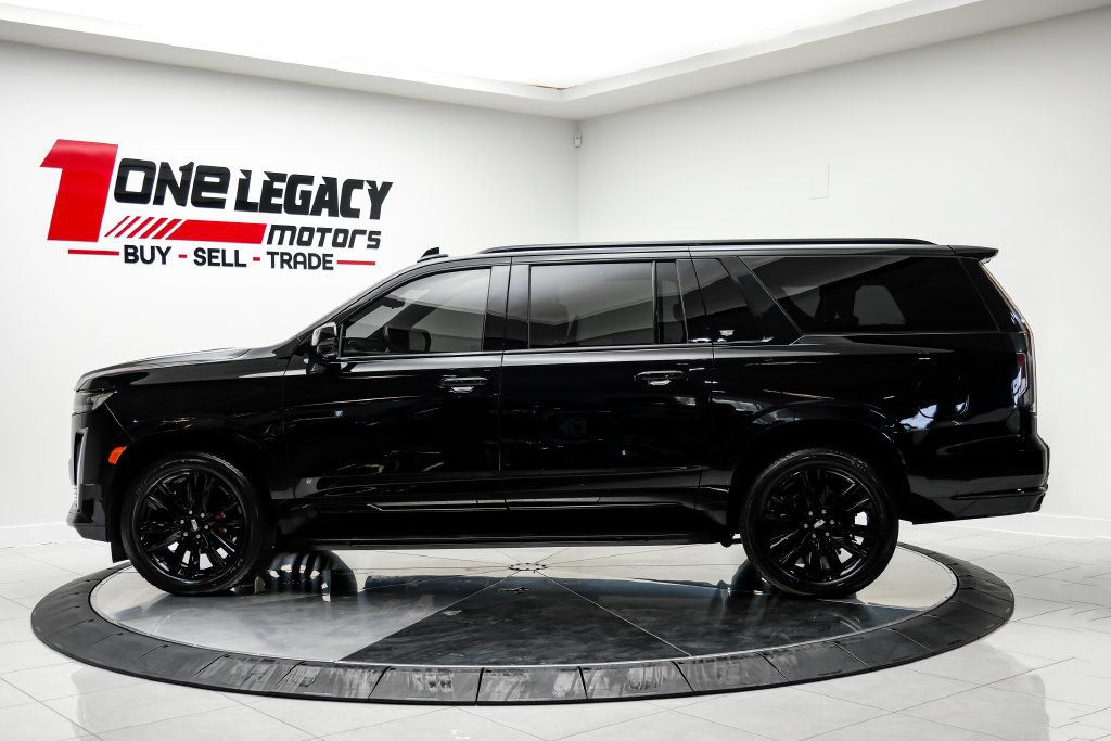 Used 2021 Cadillac Escalade ESV Sport AWD/4WD image 13