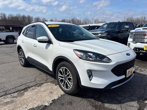 Used 2020 Ford Escape SEL image 3