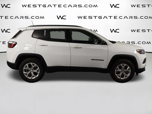 Used 2024 Jeep Compass Latitude AWD/4WD image 44