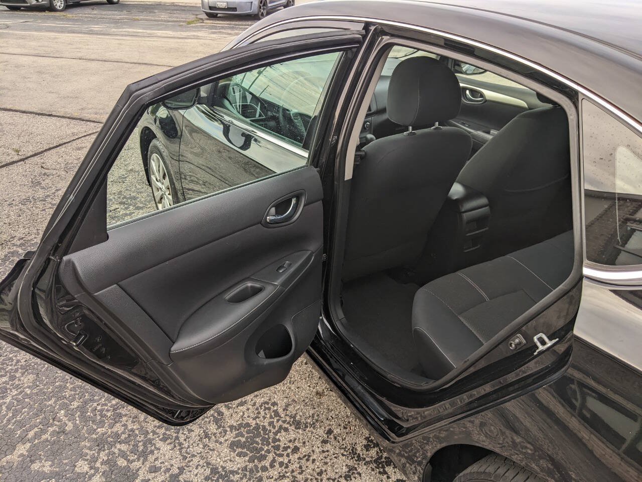Used 2016 Nissan Sentra S FWD image 11