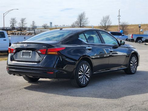 Used 2023 Nissan Altima 2.5 SV image 7