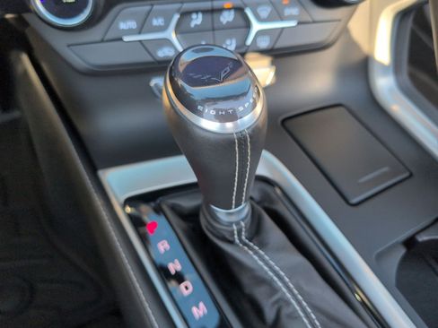 Used 2015 Chevrolet Corvette Stingray Convertible image 16