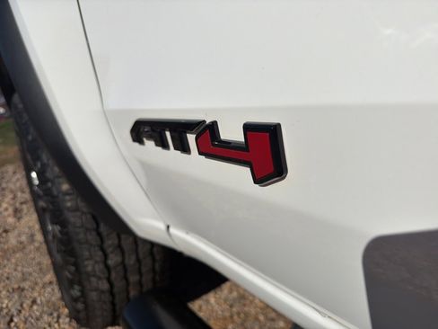 Used 2024 GMC Canyon AT4 w/ AT4 Premium Package image 15