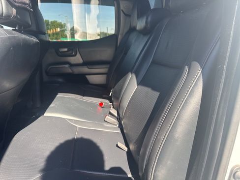 Used 2019 Toyota Tacoma TRD Off-Road AWD/4WD image 22