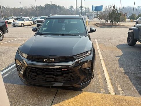 Used 2023 Chevrolet TrailBlazer RS image 3
