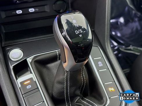 Certified 2024 Volkswagen Tiguan SE R-Line image 17