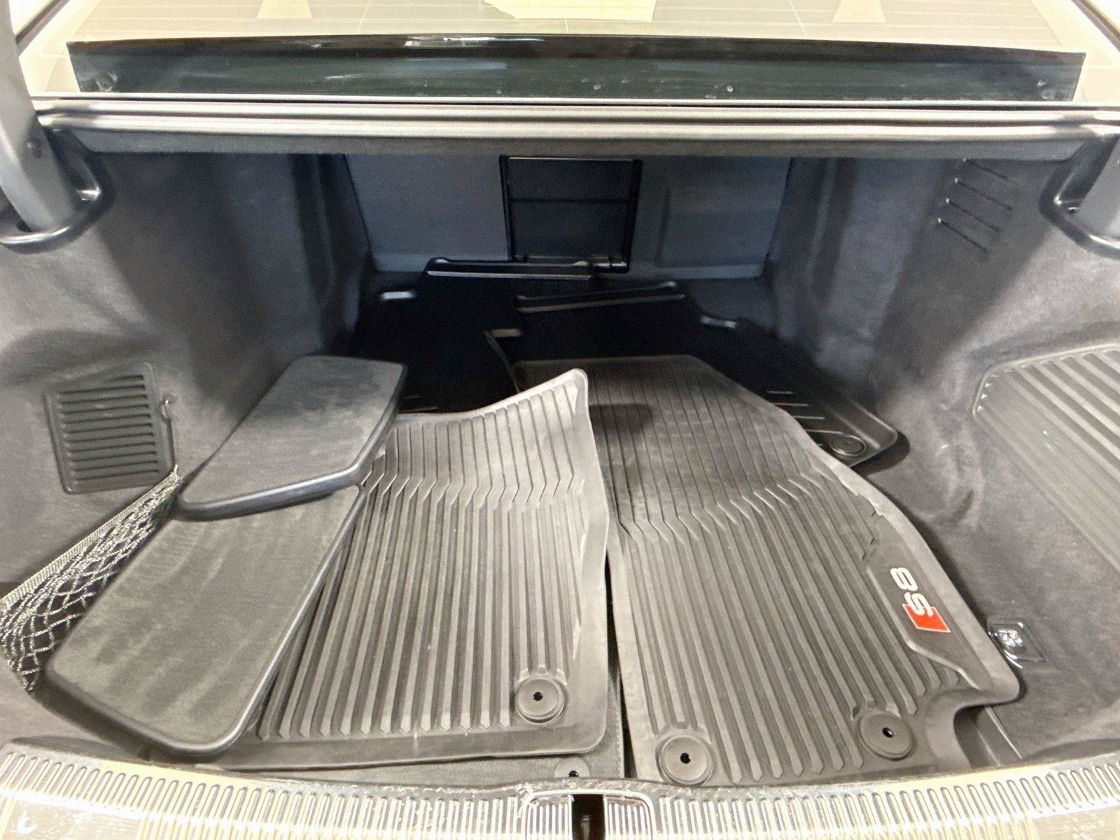 Certified 2025 Audi S8 w/ Executive Package AWD/4WD image 25