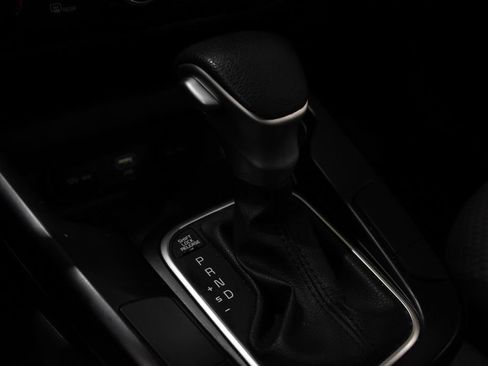 Used 2025 Kia Soul LX w/ LX Technology Package FWD image 25